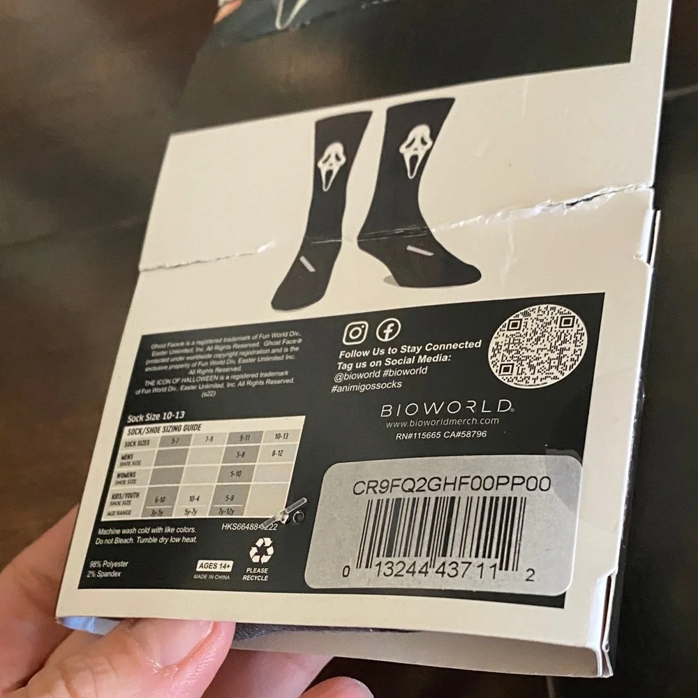 NWT Ghost Face Halloween Crew Socks Spooky Season